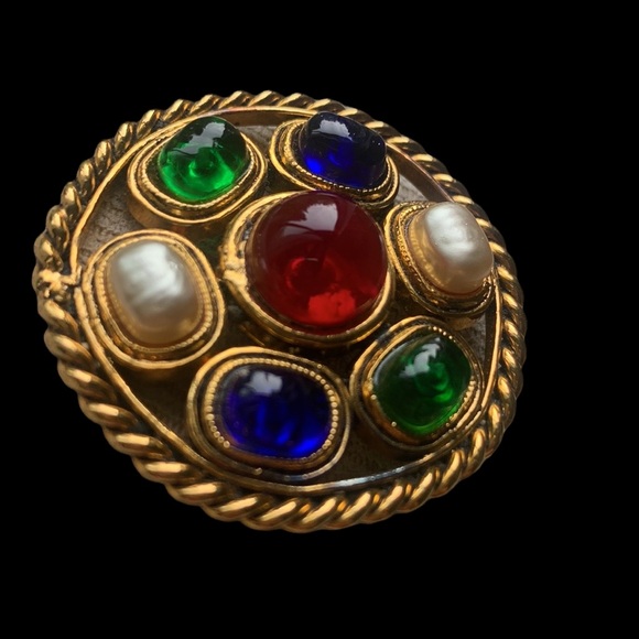 CHANEL Jewelry - CHANEL - vintage multicolor brooch/pin